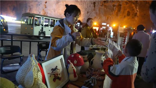 当亿年溶洞遇见千年土家，一场穿越时空的文旅盛宴正上演