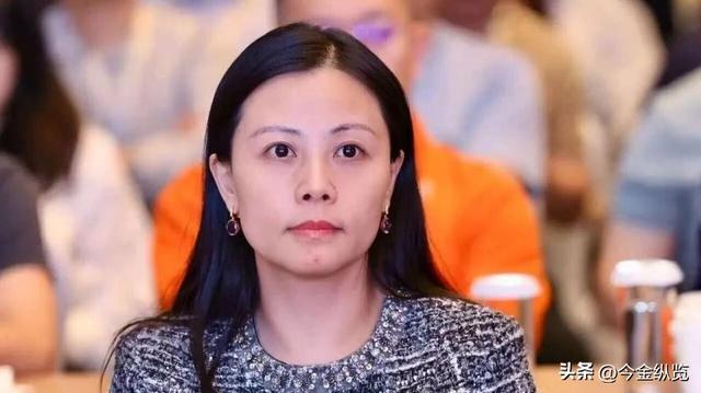 百亿私募女王李蓓，被流量耽误了？曾靠网红出圈，如今跌下神坛！