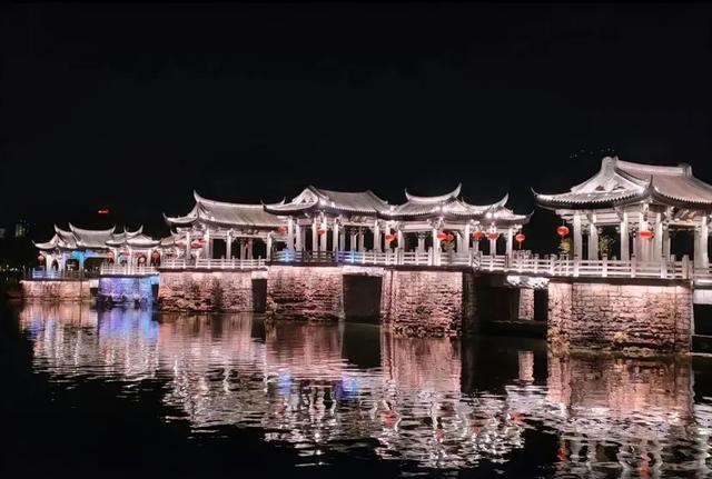 高铁直达+零门票！这4座秋日小城，适合一个人去散心