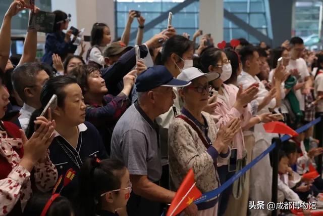中秋丨不只是赏月!来成都博物馆学妆造、观皮影、做花灯……玩出新花样