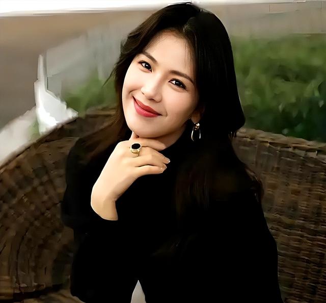 他曾与刘涛同床共枕4年，现年过六旬依旧未婚，刘涛坦言很愧疚