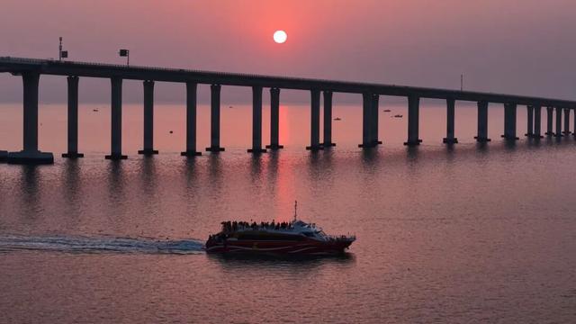 一座桥火了一片海：“意料之外，情理之中”
