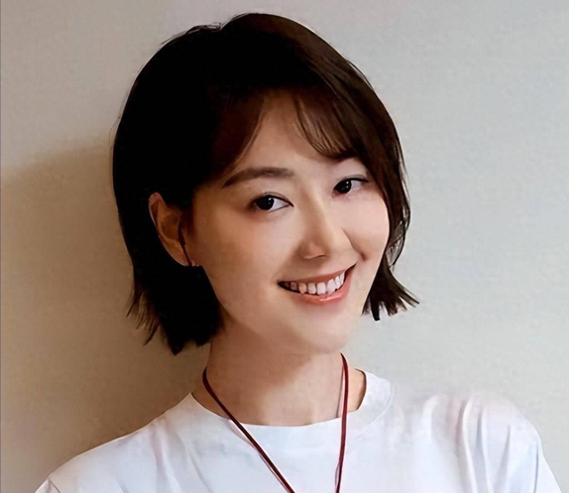 讨好大佬	，陪睡上位，遭央视“开除	”，她身上的标签哪个才是真的