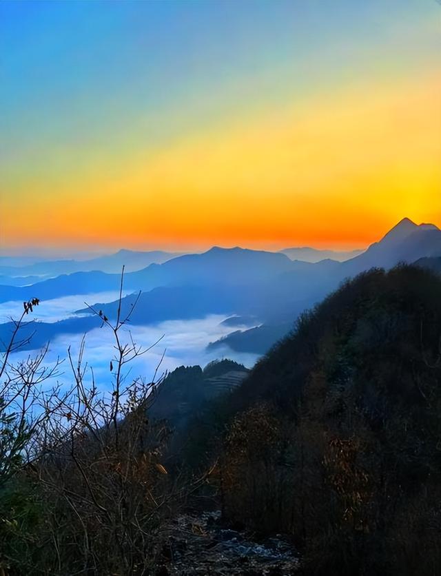 西安 2 小时直达秦岭这座免门票云海仙山，30 分钟徒步解锁大美秘境