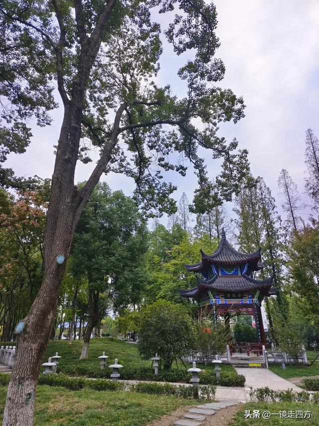 “天仙配”男主角董永是孝感第一名人，这里还有一座“董永公园”