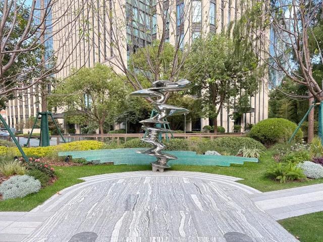 口袋公园上新！把“石库门”风情搬到街头