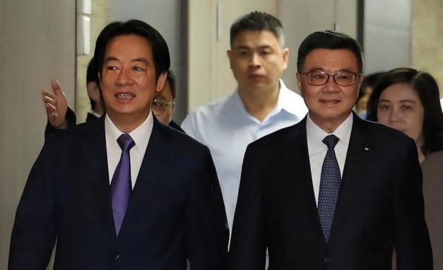 罢免决战前，15万人现身台北，大陆军舰也进台海，蒋万安说出实话