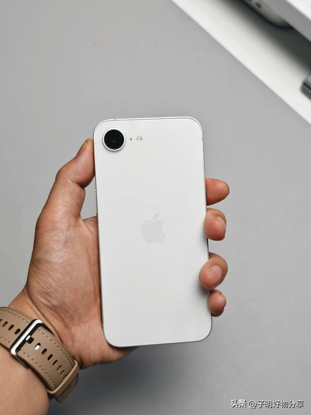 苹果续航王者揭晓！2025年续航最好的5款iPhone，第一名居然是它