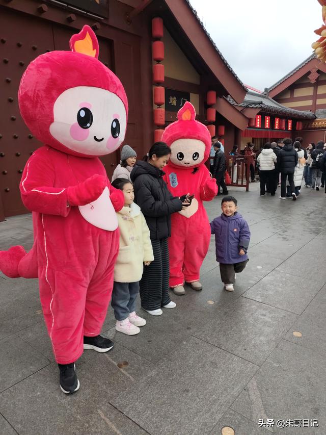 马年初10独自开封清明上河园记。