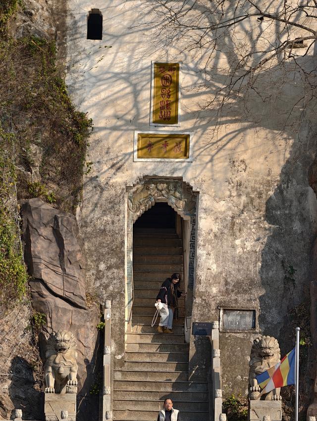 中流砥柱锁吴楚：登小孤山览六朝帝王文采风流