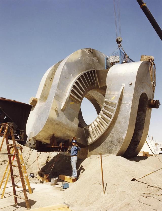 推开44吨的秘密：关于那扇“世界最重之门”的硬核往事