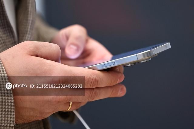 iPhone 16 Pro Max 用了半年后的感受，除了变大，它还香吗？