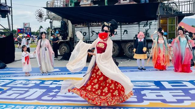 图集丨活动首日，32.5万人次嗨爆滇池东西岸
