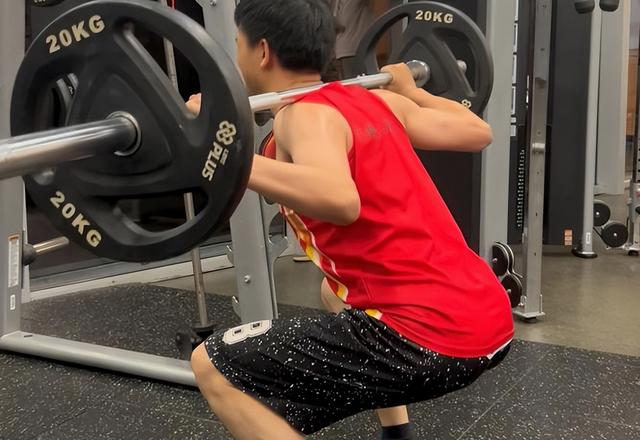 锻炼越多越早死？医生警告：这3种运动，中老年人别再拼命做了！