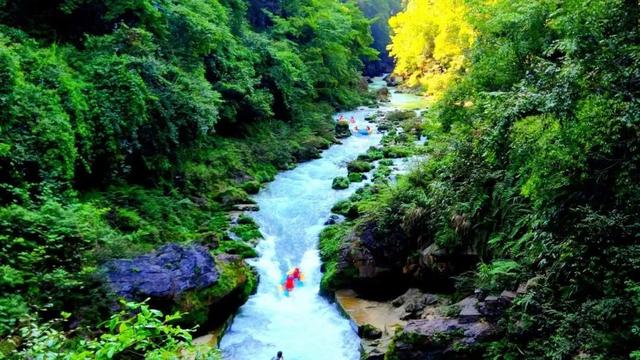 乡游黔中 · 镇远县 沿河村丨桃浪翻涌㵲阳岸，露营星空醉盛夏