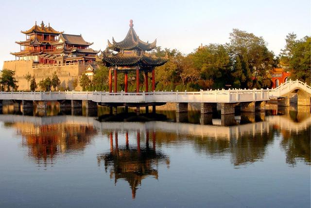半城湖沙半城厂，塞上江南新模样，B型城市旅游指南之石嘴山