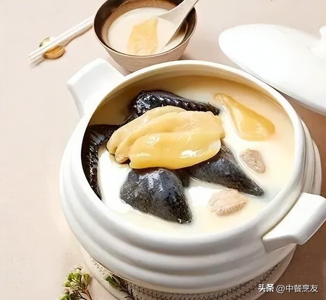 乌鸡花胶炖甲鱼 乌鸡花胶炖甲鱼的做法