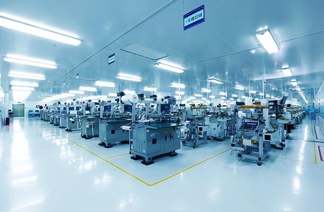 光刻机巨头开始慌了，中国造不成光刻机，但是要造一个光刻工厂！