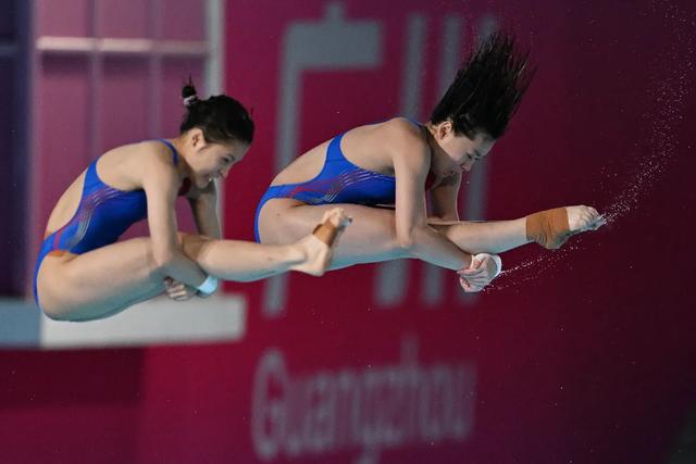 全红婵组合出现大失误，无缘冠军，陈若琳在看台无奈的笑了