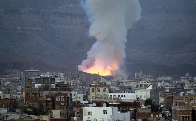 突发！沙特不宣而战猛烈轰炸，多款战机连续发射炸弹打破中东平静