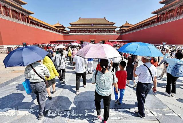 大量日本游客涌入北京，打着旅游幌子不去旅游不吃美食，为啥来？
