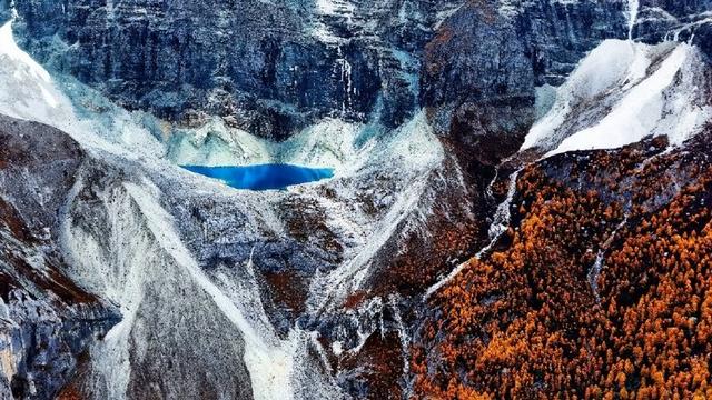 直接封神！你永远可以相信稻城亚丁的秋天