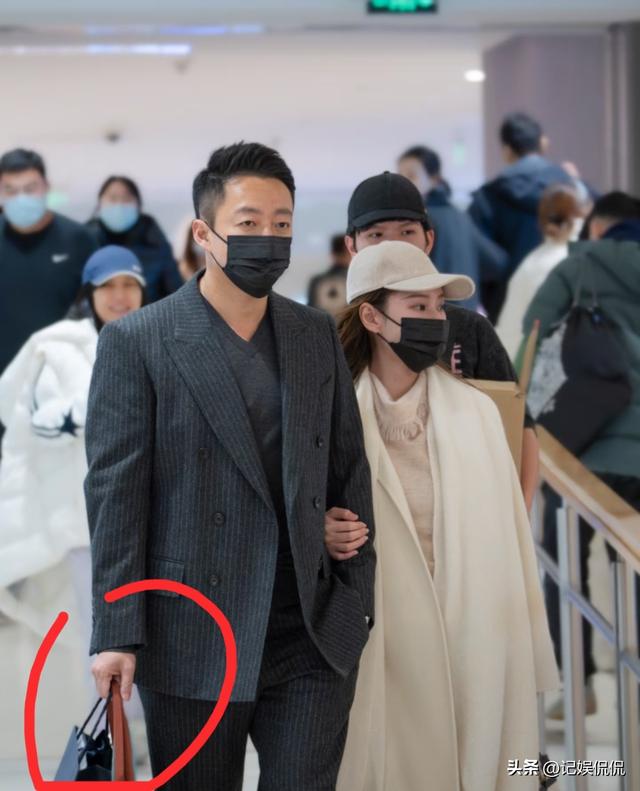 汪小菲一家台北过圣诞，桌上摆茅台吃帝王蟹 小玥儿出镜有了新变化