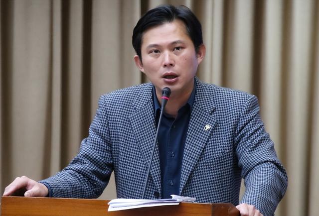 民进党下最后通牒：不许任何人出席93阅兵，国民党迎来天赐良机？