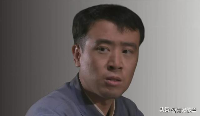 3岁丧父，吃姐姐奶水长大，成名后为8个哥姐买房，如今成全家骄傲