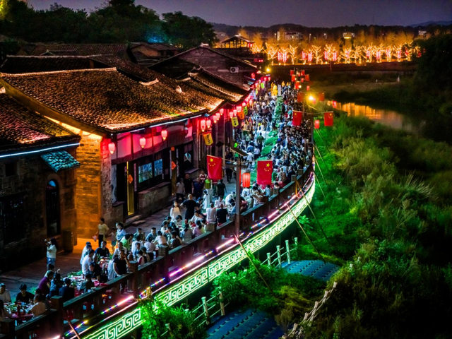 新华社报道：南丰这座宝藏古镇，藏着烟火气与书卷气！