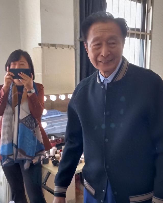 86岁宋世雄现状：定居北京老到认不出，托举儿女成才却都不在身边