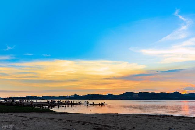 去广西海边小城过20度的暖冬！被严重低估的的防城港，人少清净