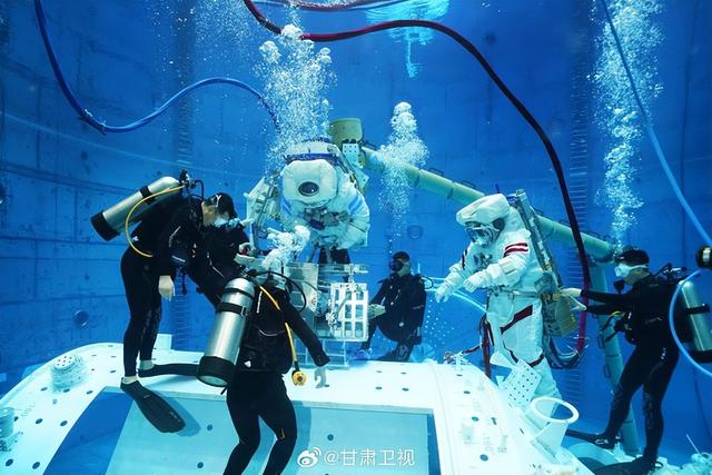 神舟二十一号箭在弦上：3名航天员将出征，中国太空航母也要来了