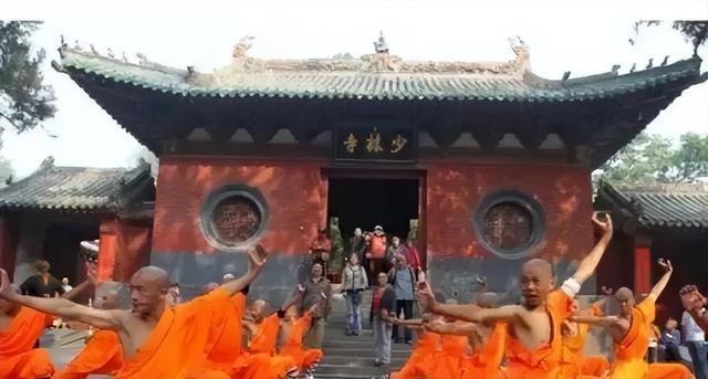 少林寺现状：武僧收费岗消失，纪念碑被遮挡，释永信房屋被封死！
