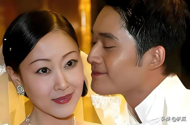 被丈夫出轨8次，被闺蜜无情背叛，43岁抑郁后在家中烧炭自尽