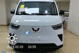全新五菱“纯电”货运面包车来啦，重塑货运新篇章，空间硕大图片