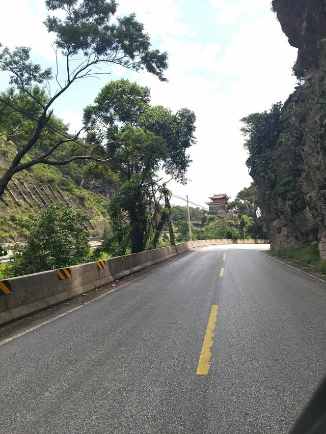 云南大理风景美如画，美食香飘四溢