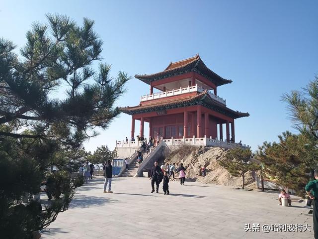 怒征西山公园，立在539.8米的顶峰