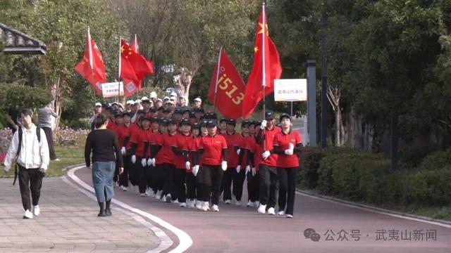 武夷山水绘就活力画卷 步履崇阳享秋日美景
