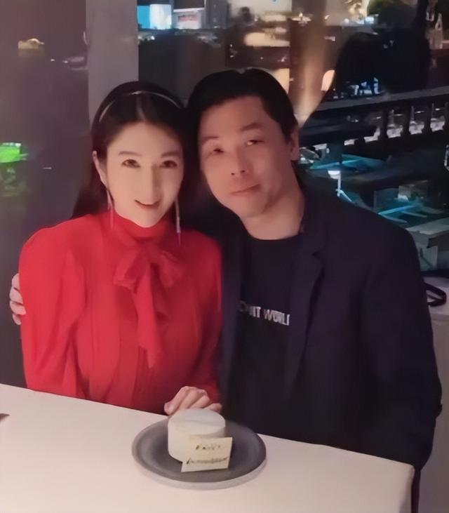 香港知名女星正式离婚，恢复单身即有追求者，宣布全面复出