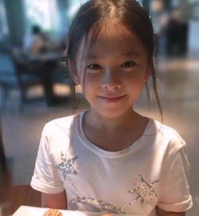 刘涛女儿17岁气质绝了，这才叫真正的豪门富养