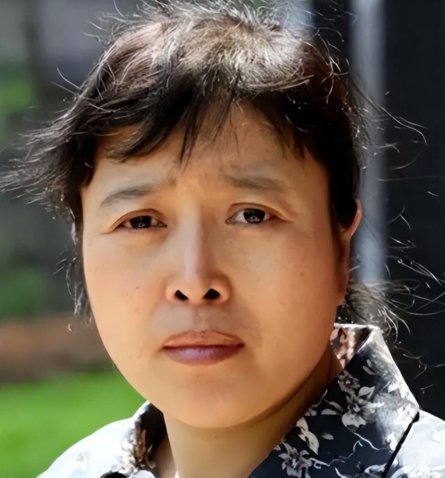 善恶有报！“风流成性”的代价，在65岁丁嘉丽身上体现得淋漓尽致