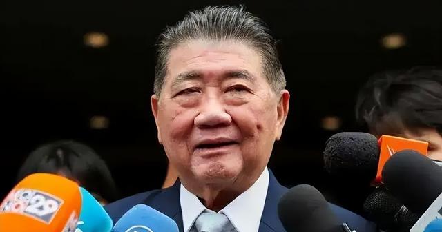 泰柬两国再次交火？洪森搬起石头砸自己的脚，中方紧急发出提醒，外交部第一时间表态！