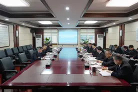 湘潭市检察院召开院党组与驻院纪检监察组党风廉政建设专题会商会图片