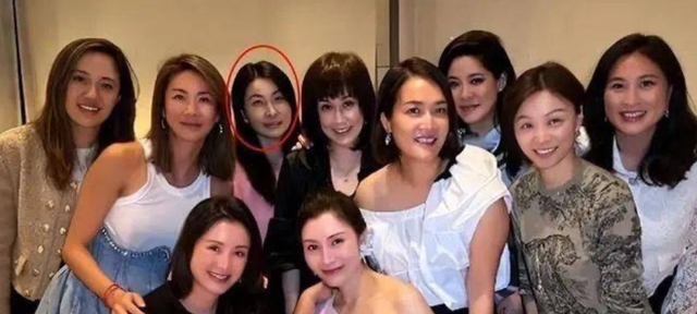 霍启刚没想到，44岁郭晶晶再传喜讯，让霍震霆和香港阔太圈沉默了