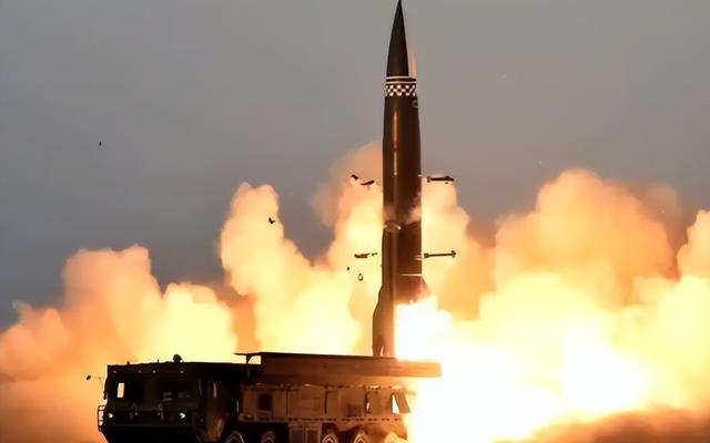 产能拉满！朝军展示火星-11导弹，俄乌战场经验正转为半岛威慑力