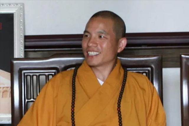 少林寺换方丈已1个月，9990元高价香刚被摒弃，就有恶心一幕出现