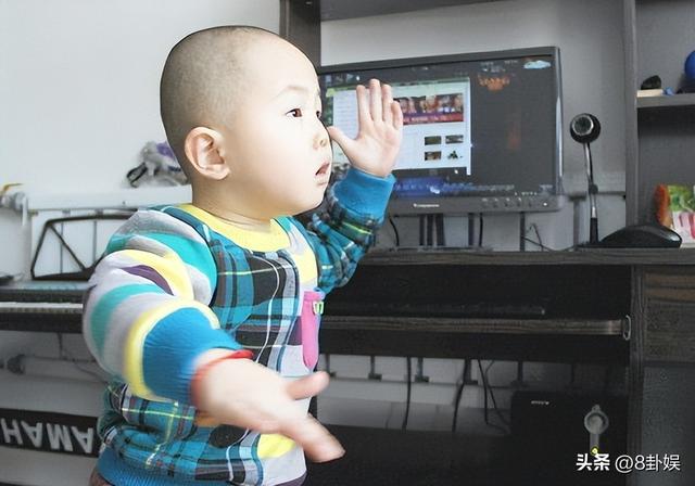 3岁上央视，5岁登春晚	，7岁就年薪百万，没想到现在却成了这样子