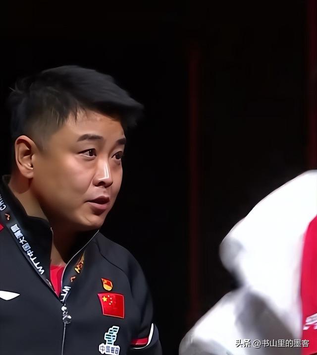 王皓憔悴苍老，两鬓发白，全力托举王楚钦，自己的两个儿子顾不上