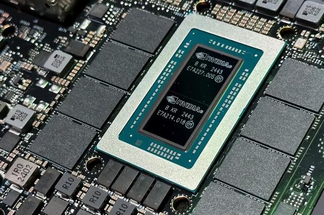 又变脸！特朗普对下令，26万颗芯片只能给韩国，想断了中国后路？